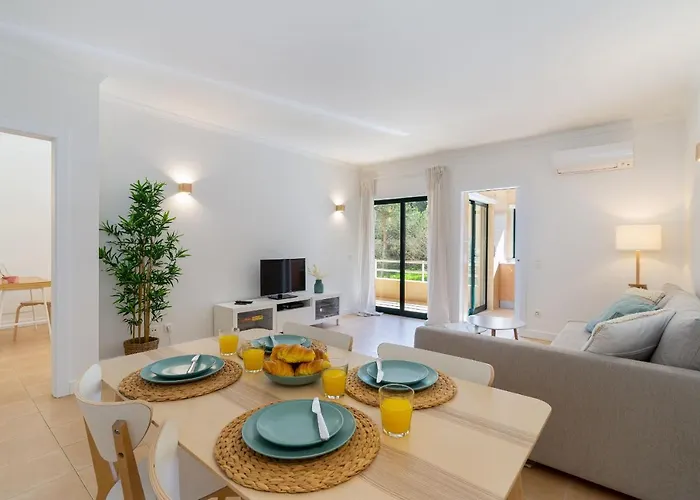 아파트 Salgados Sunny - 7 Min Walk From By Lisbeyond 기아