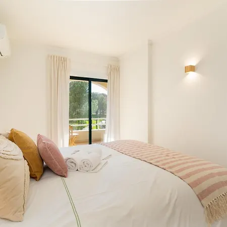 Salgados Sunny - 7 Min Walk From By Lisbeyond Daire Guia (Faro)