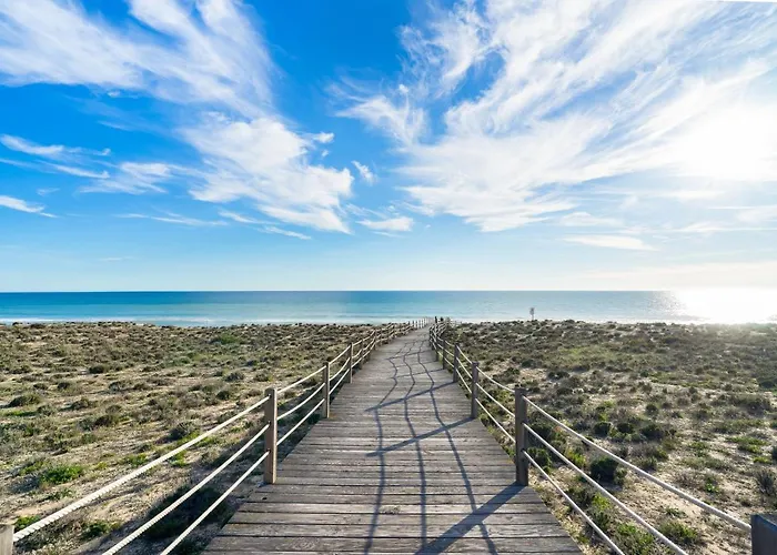 Salgados Sunny - 7 Min Walk From By Lisbeyond Appartement *