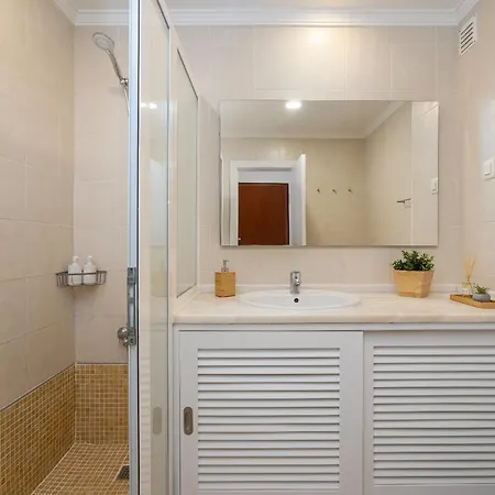 Salgados Sunny - 7 Min Walk From By Lisbeyond *