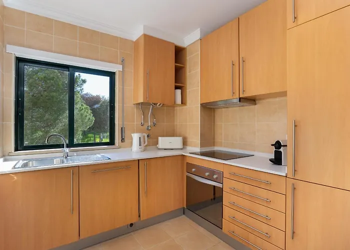 Salgados Sunny - 7 Min Walk From By Lisbeyond Appartamento *